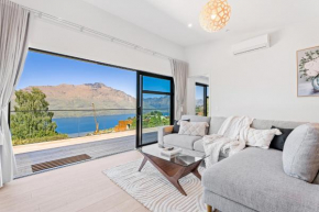 Modern, Plush & Picturesque - Wynyard Top
